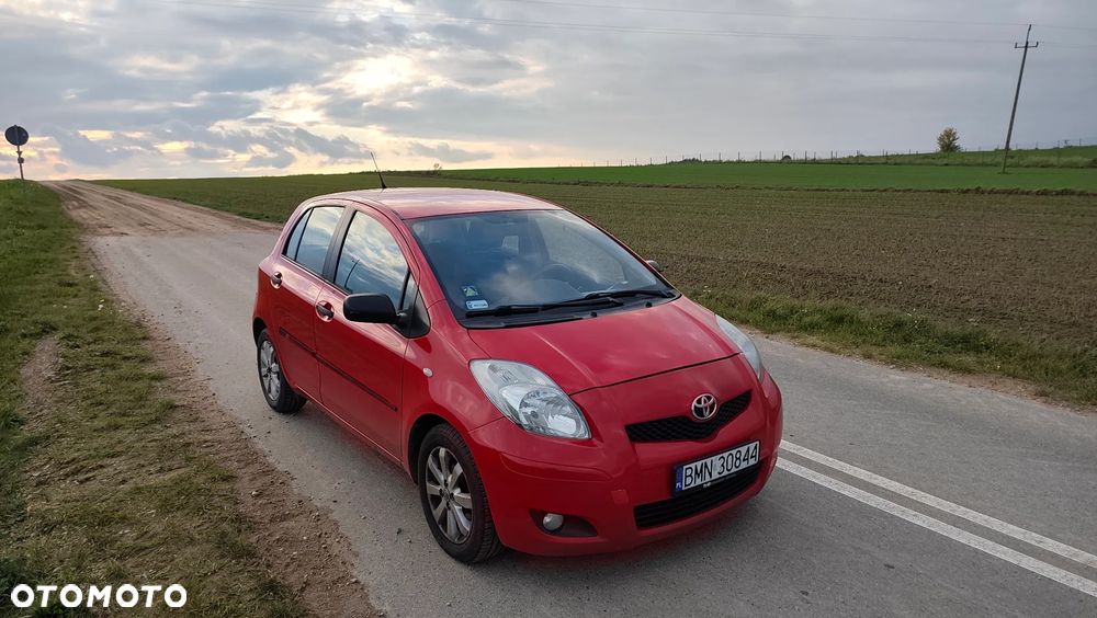 Toyota Yaris - 1