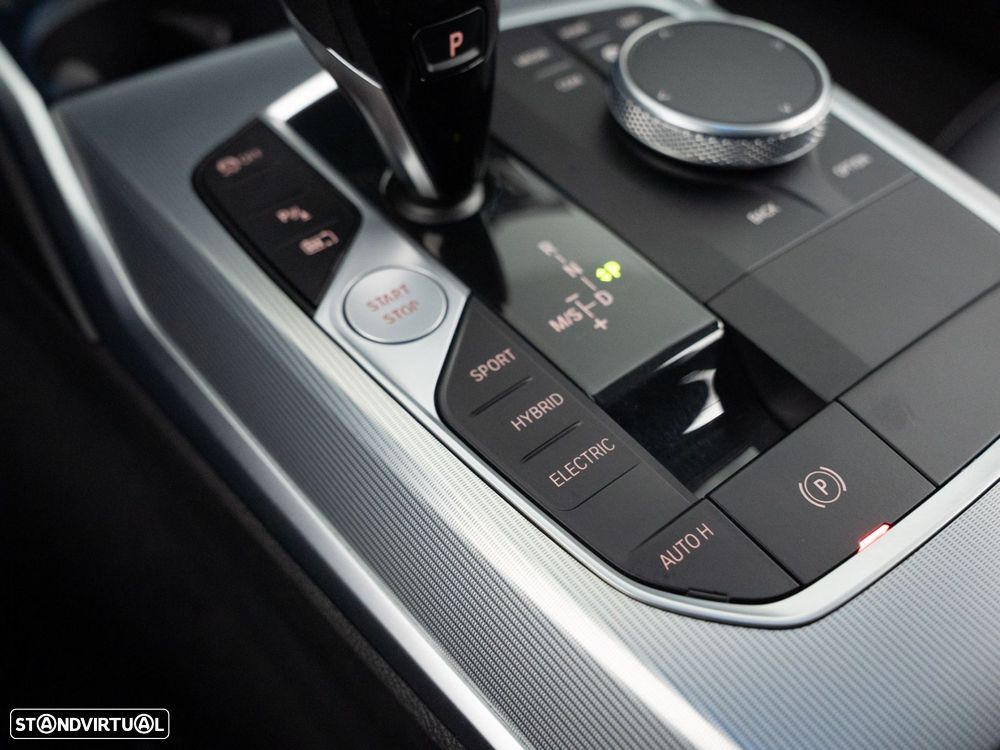 BMW 330 e Line Luxury Auto - 27