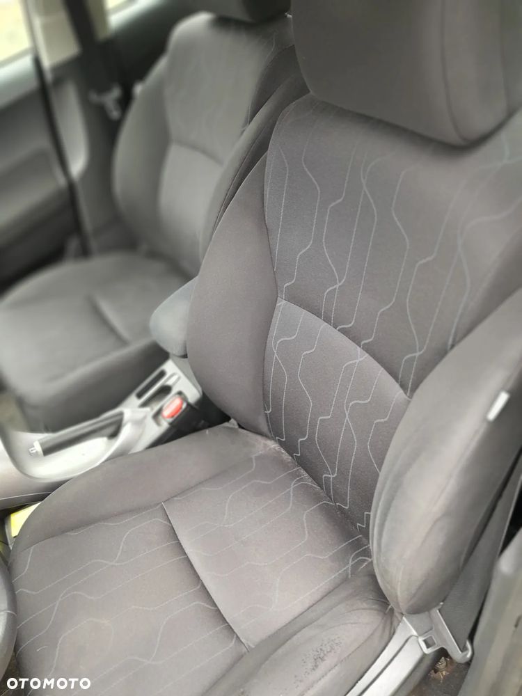 Toyota Auris 1.33 VVT-i Terra - 22