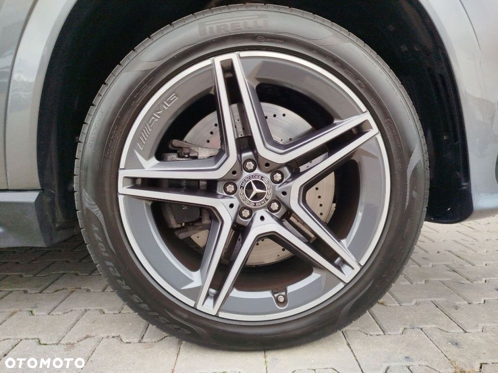 Mercedes-Benz GLS - 33