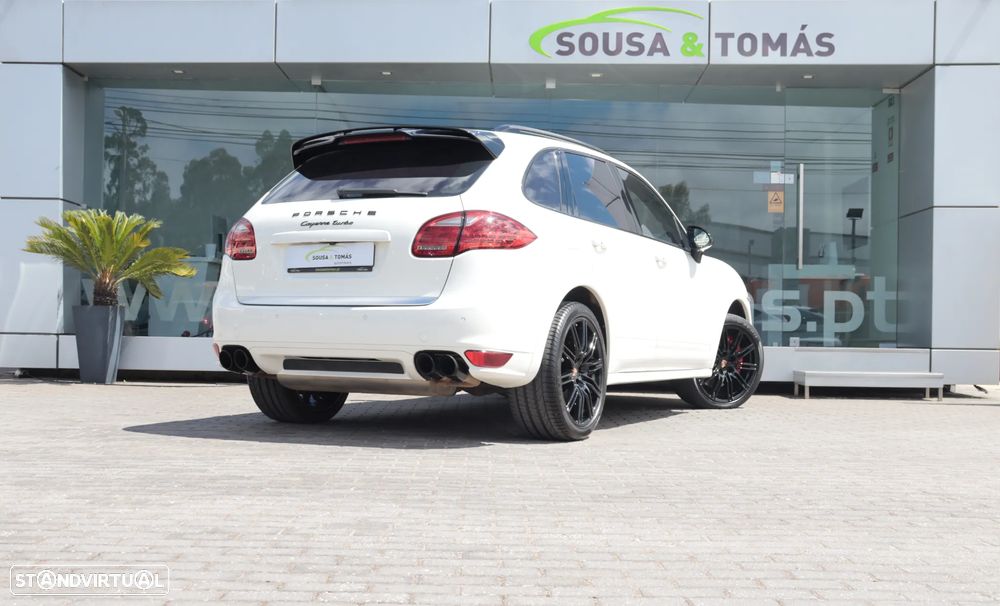 Porsche Cayenne Turbo - 4