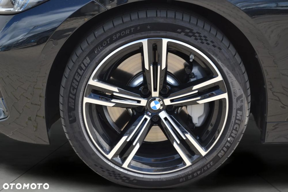 BMW Seria 3 330i xDrive M Sport sport - 5