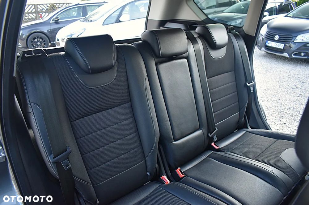Ford Kuga 2.0 TDCi 2x4 Titanium - 21