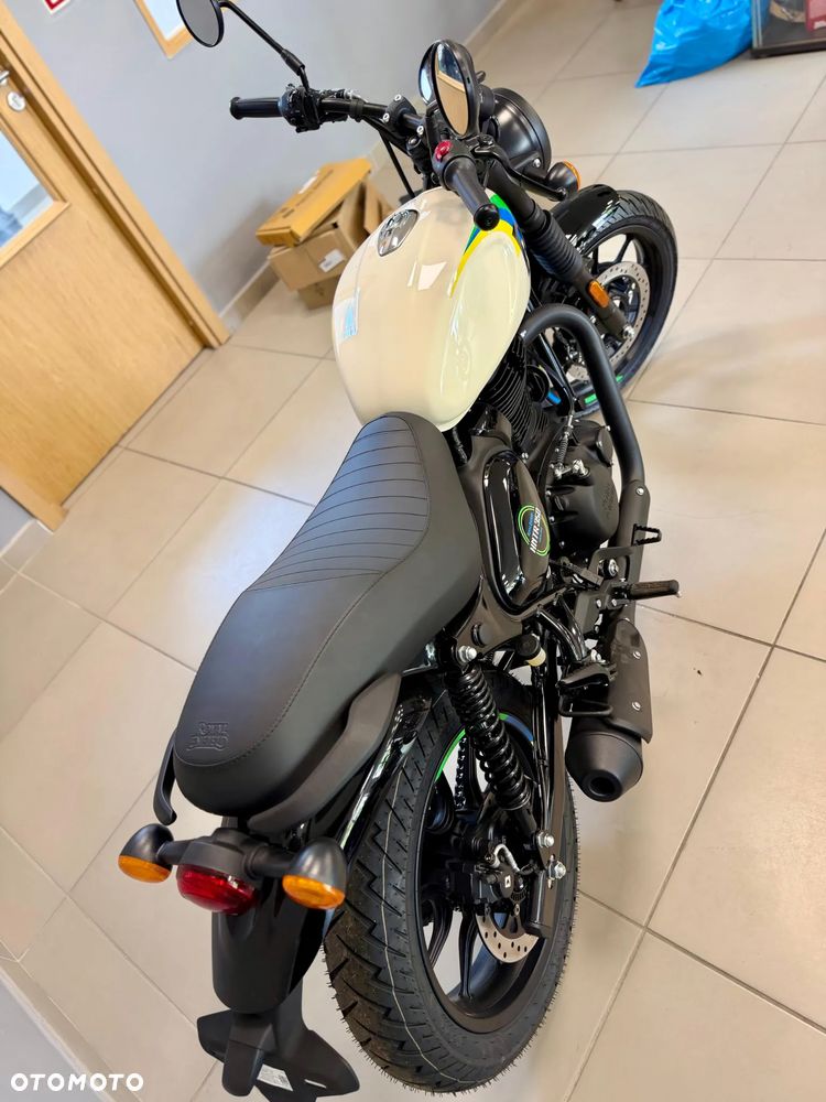 Royal Enfield HNTR - 15