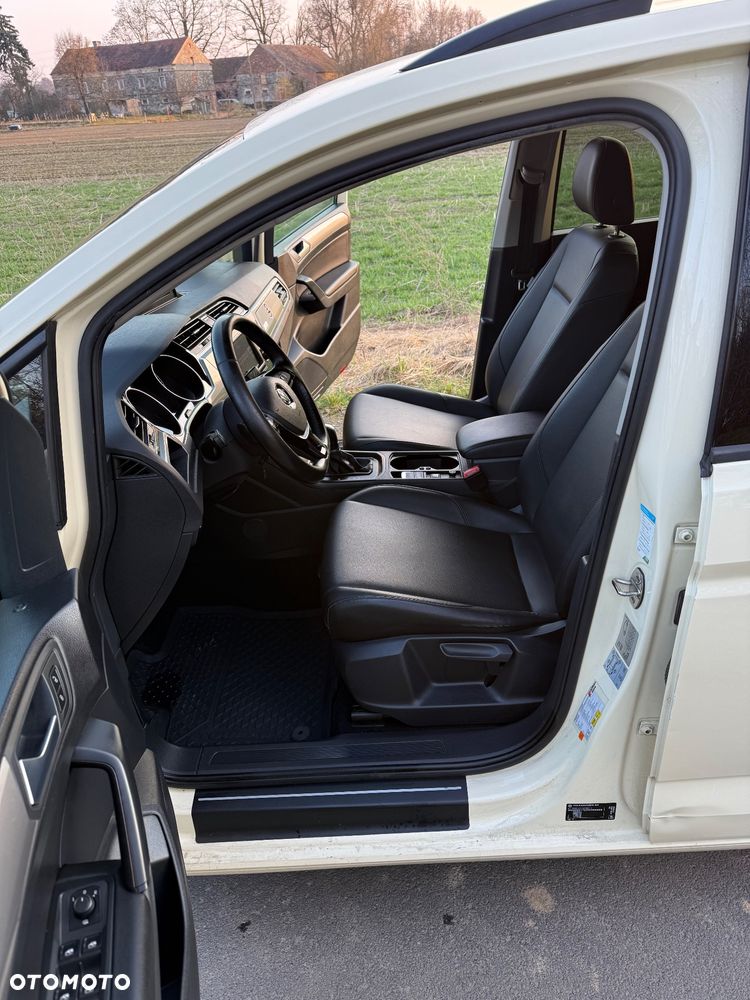 Volkswagen Touran - 5