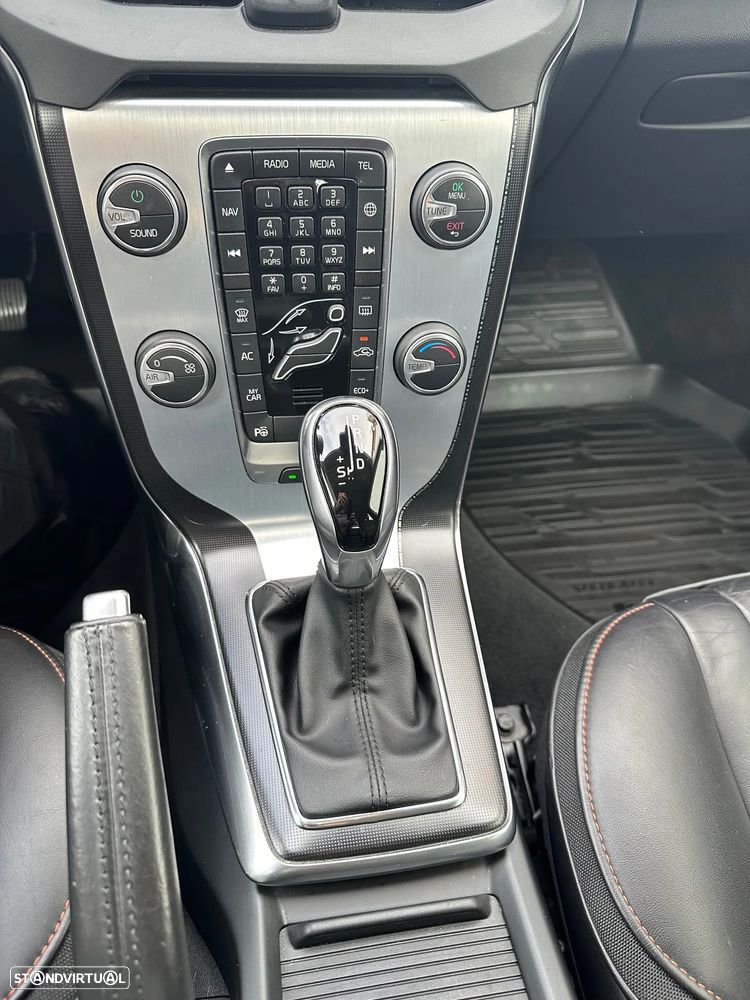 Volvo V40 2.0 D4 Volvo Ocean Race Geartronic - 9