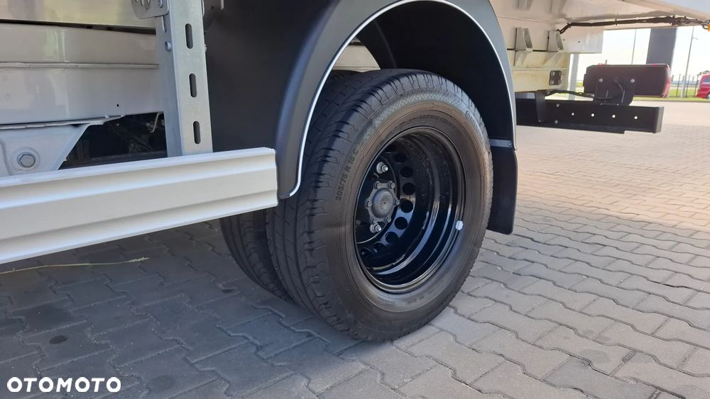Mercedes-Benz Sprinter - 17