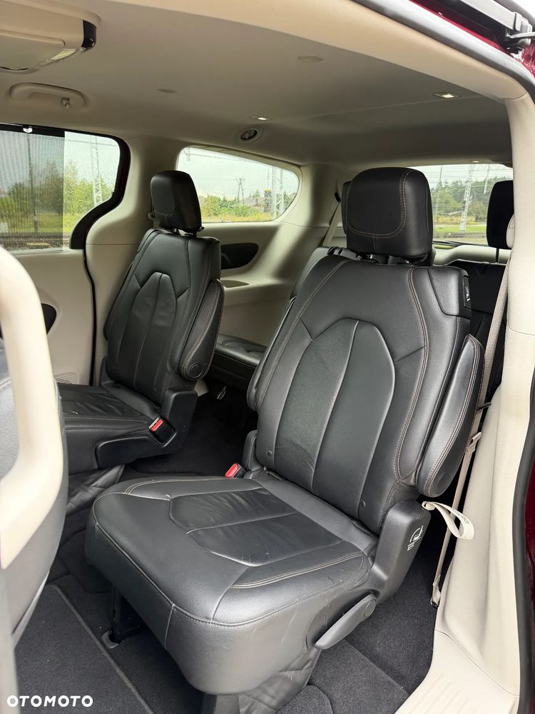 Chrysler Pacifica - 37