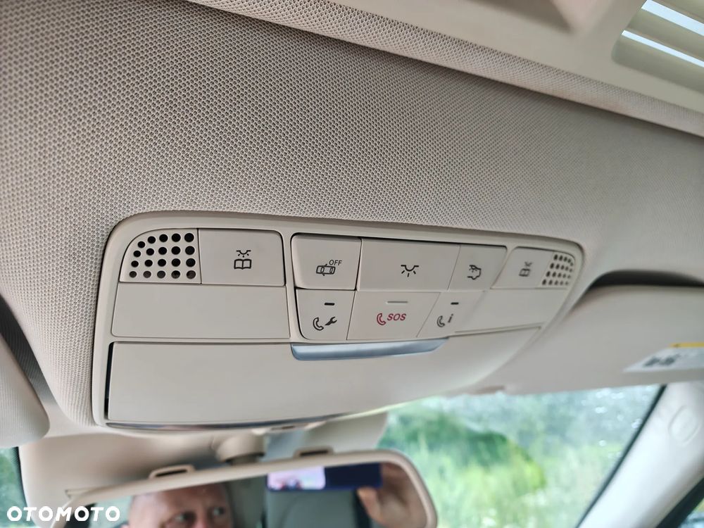 Mercedes-Benz Klasa C 300 9G-TRONIC - 12