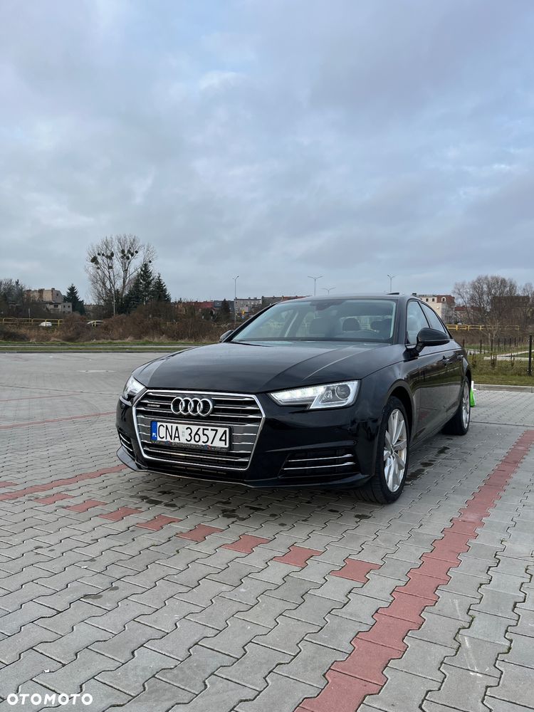 Audi A4 Limousine - 1