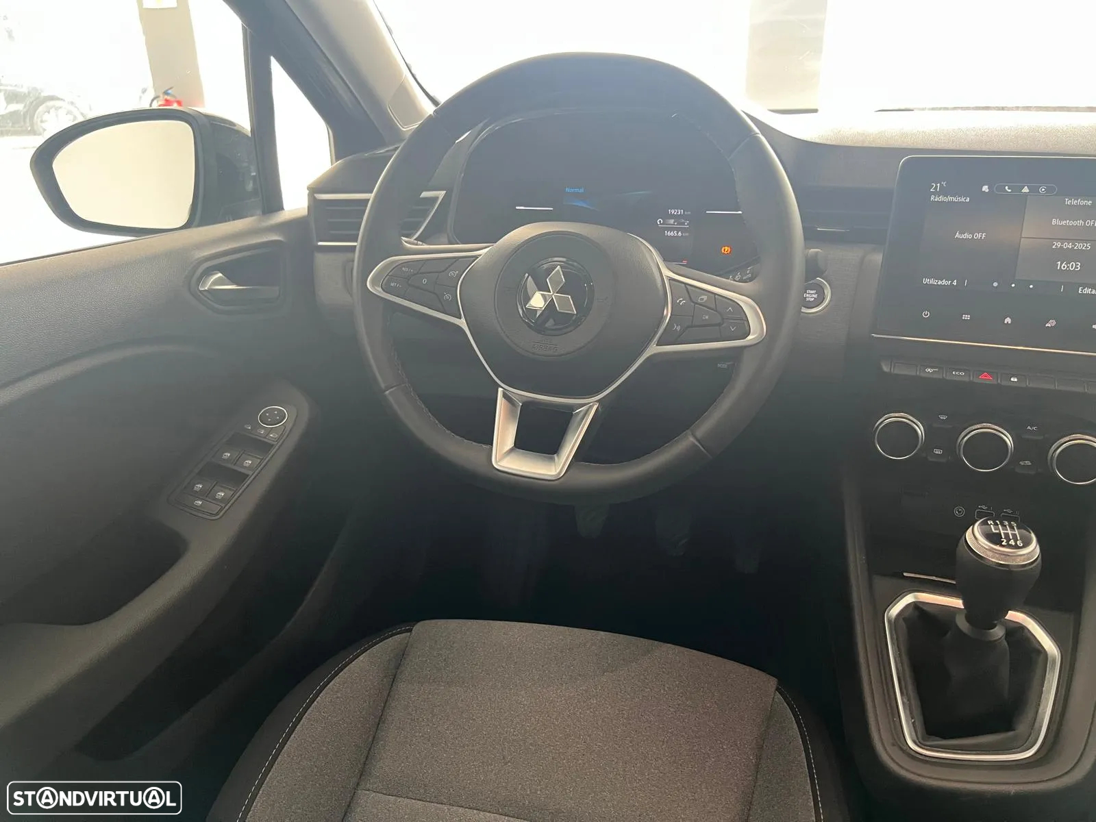 Mitsubishi Colt 1.0 MPI-T Invite - 14