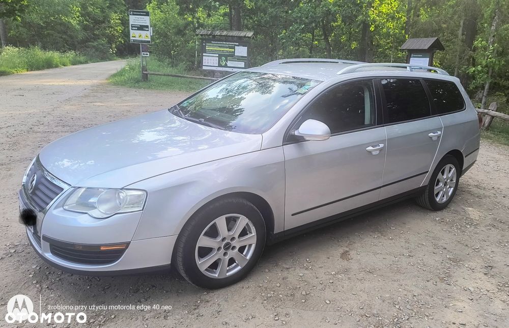 Volkswagen Passat 1.9 TDI DPF Highline - 3