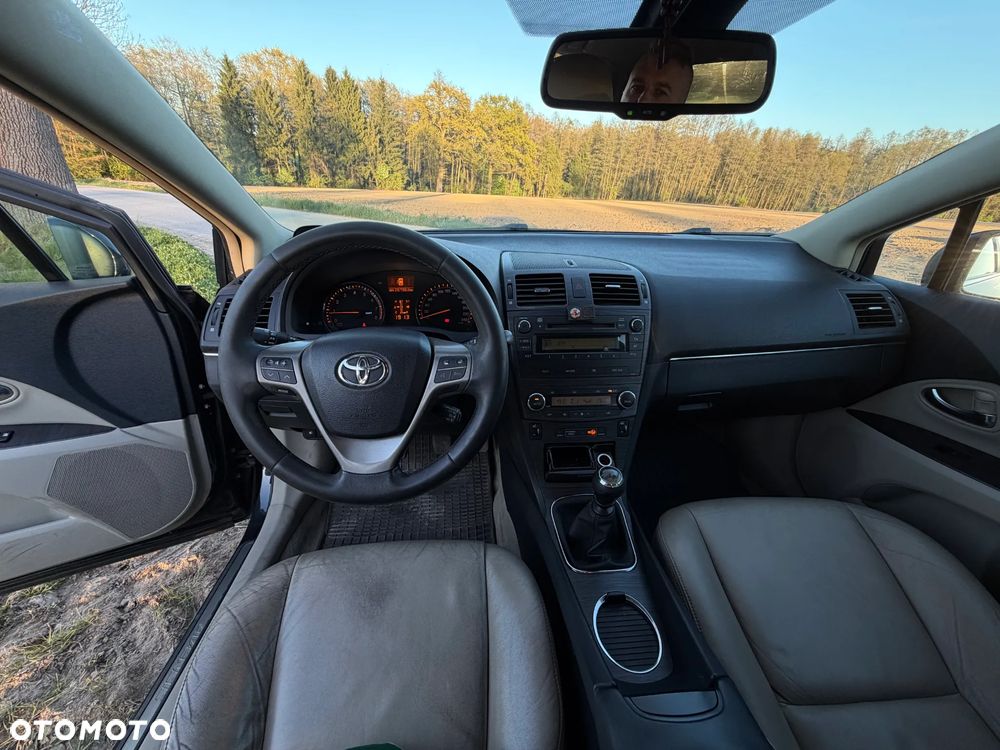 Toyota Avensis 1.8 Premium EU5 - 30