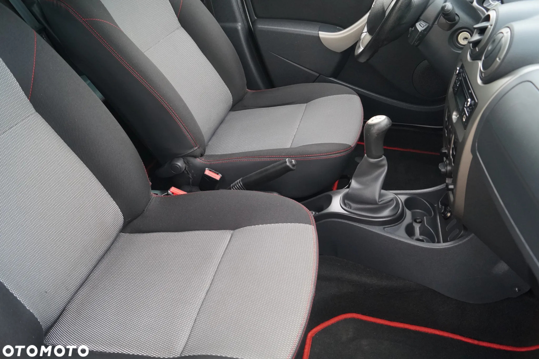 Dacia Duster 1.6 - 40