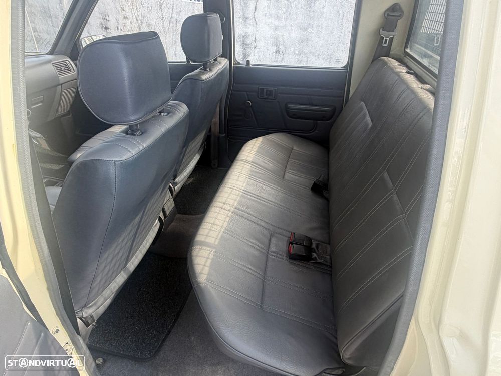 Toyota Hilux 2.4D 5LUG Dir. Assistida - 13