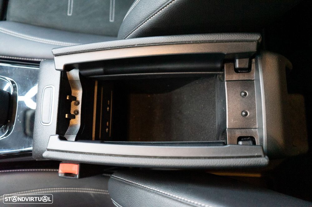 Mercedes-Benz CLA 250 e Shooting Brake AMG Line - 29