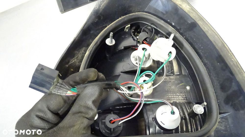 LAMPA LEWA PRAWA TYLNA AUDI A3 8L 1.8 - 12