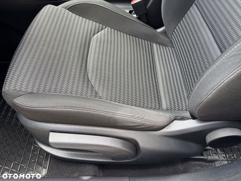 Kia Ceed 1.5 T-GDI M - 12