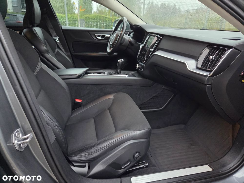 Volvo V60 D3 Momentum Pro - 8