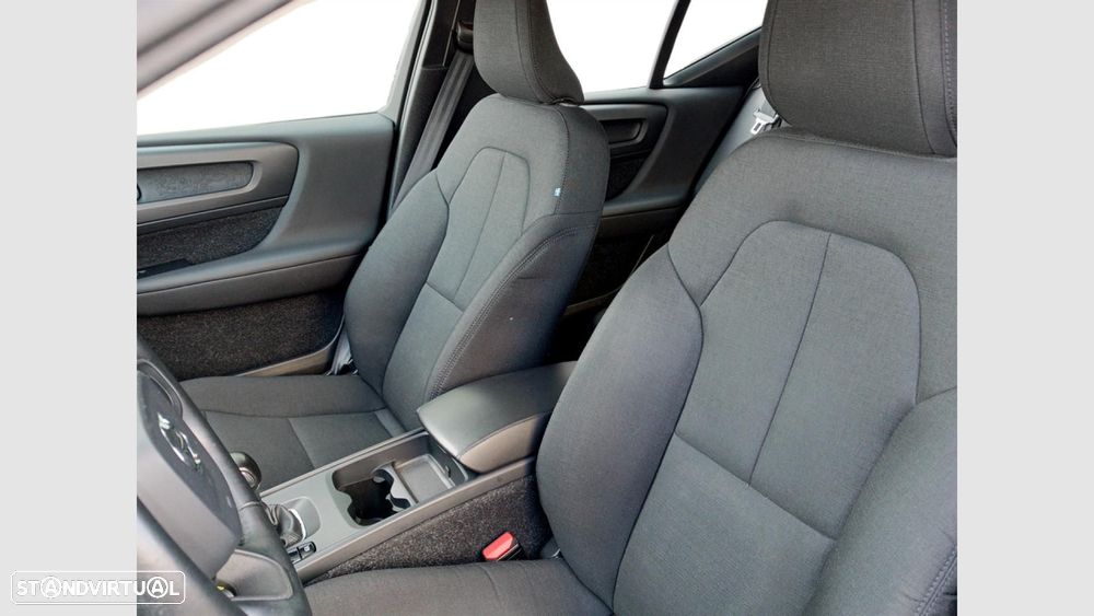 Volvo XC 40 1.5 T3 Momentum Tech Edition - 13