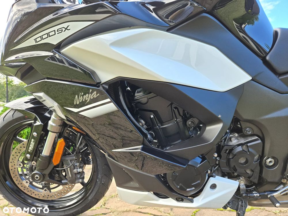 Kawasaki Ninja 1000 SX - 12