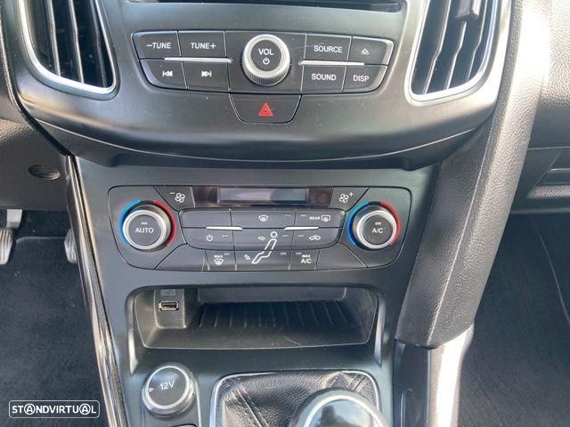 Ford Focus SW 1.5 TDCi Titanium - 21