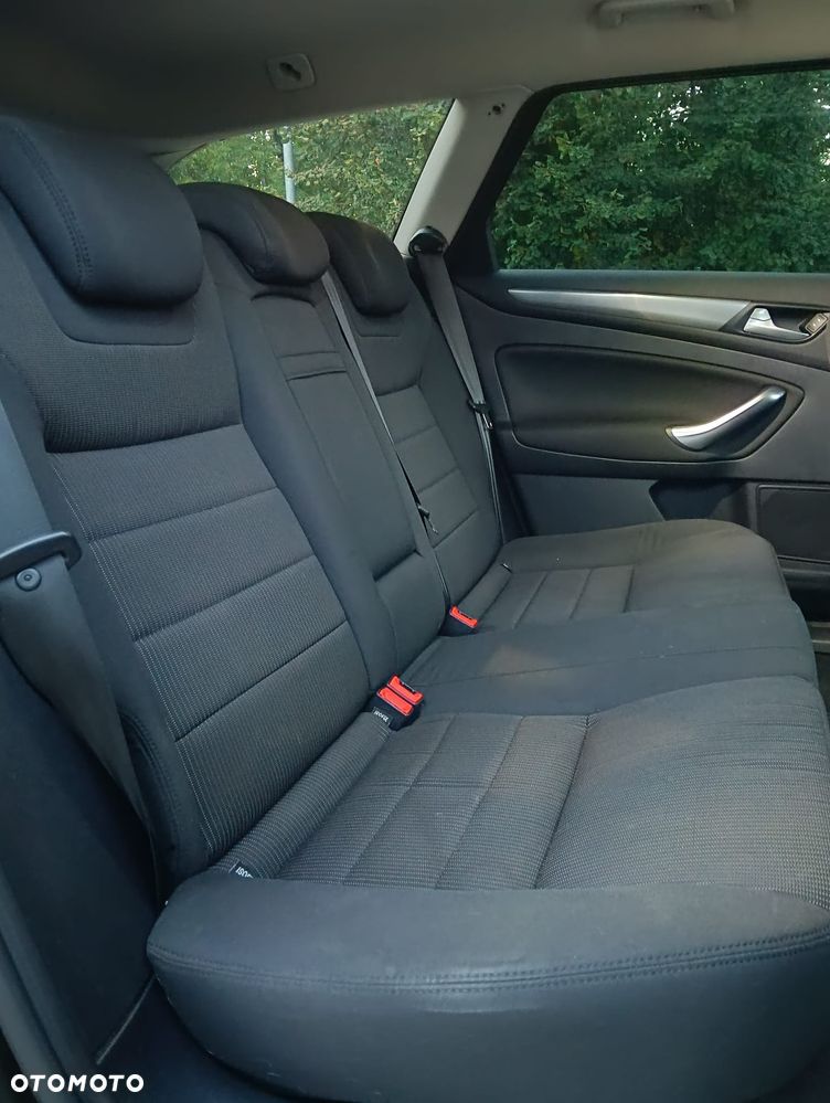Ford Mondeo 2.0 EcoBoost Titanium - 14