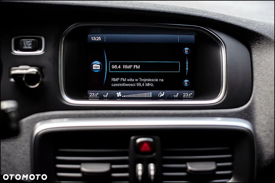 Volvo V40 Cross Country - 25