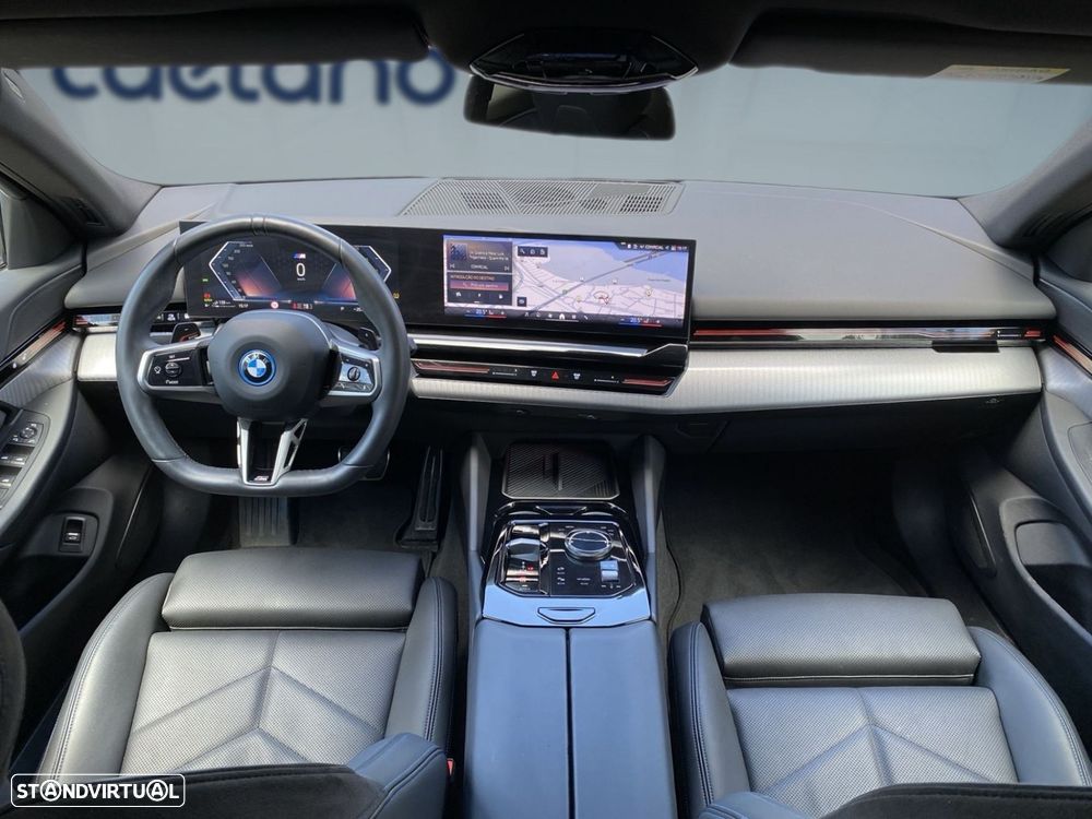 BMW 530 e Pack Desportivo M - 5