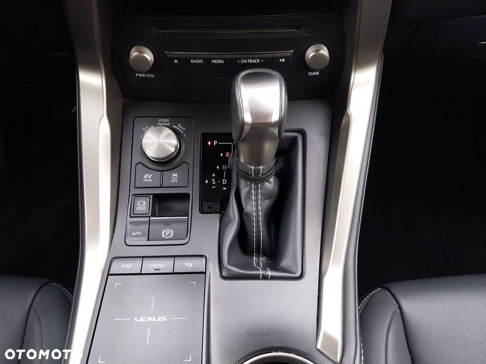 Lexus NX 300h F Impression AWD - 24