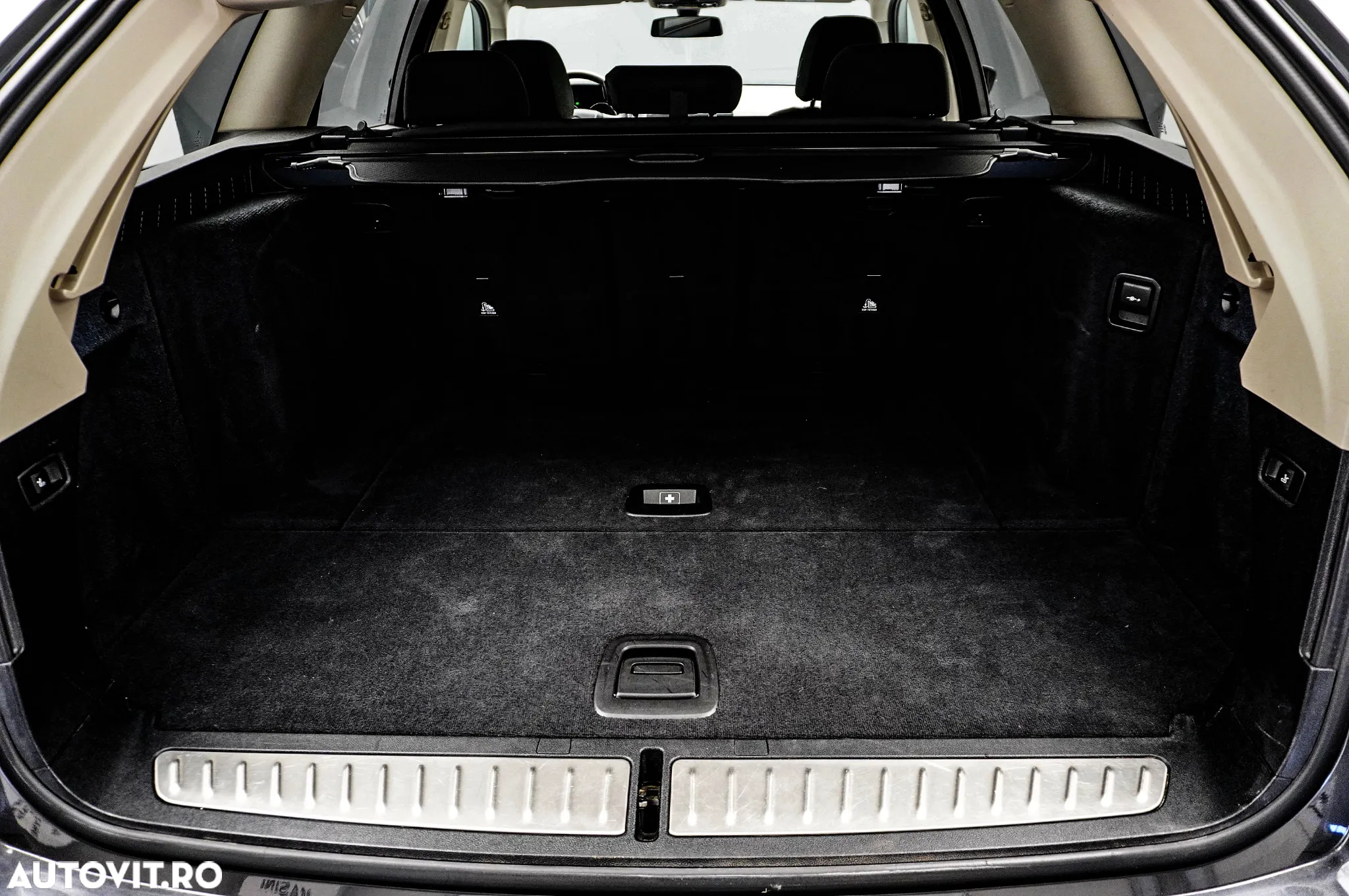BMW Seria 5 520d AT - 32