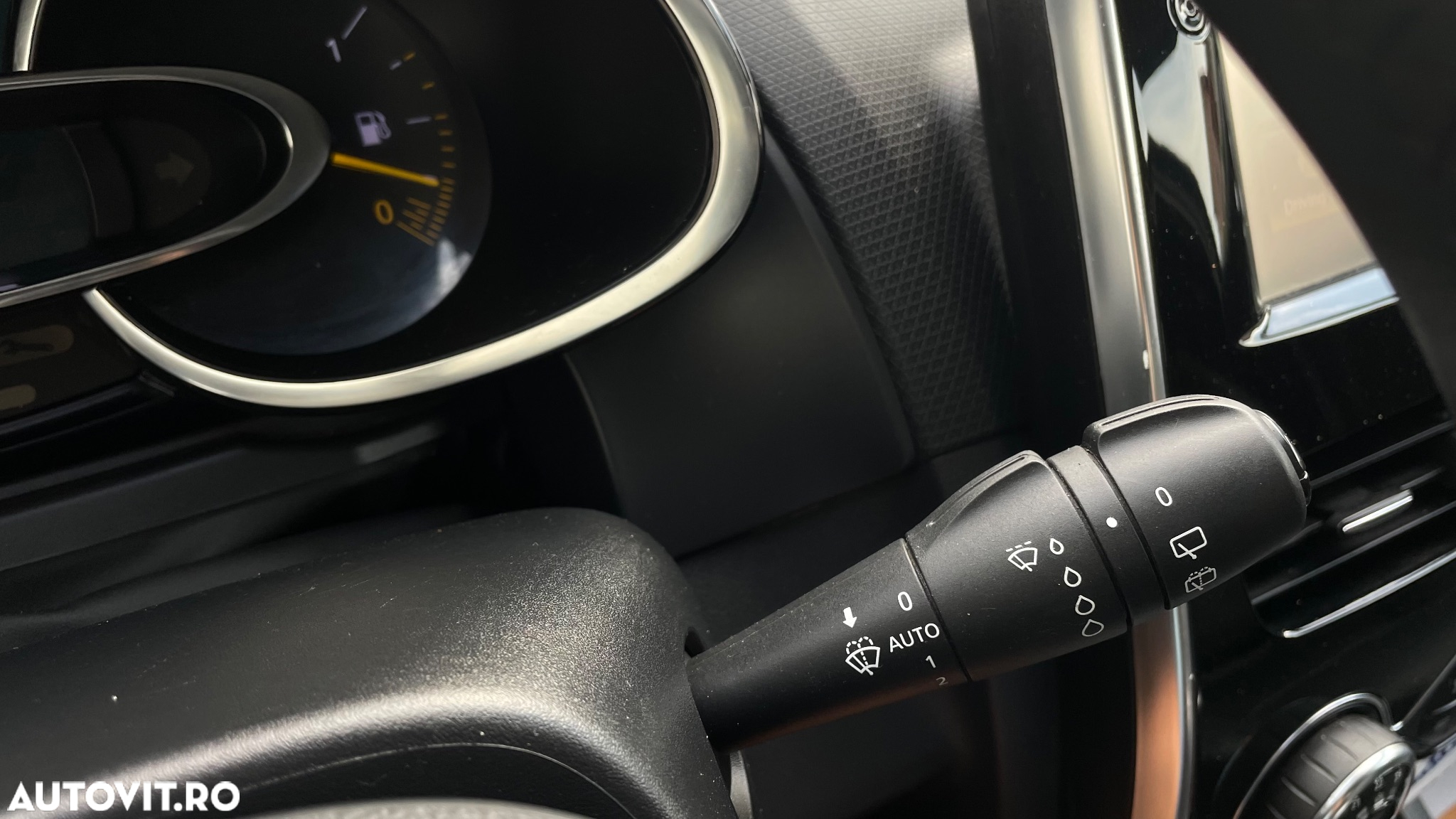 Renault Clio (Energy) dCi 90 Start & Stop INTENS - 22
