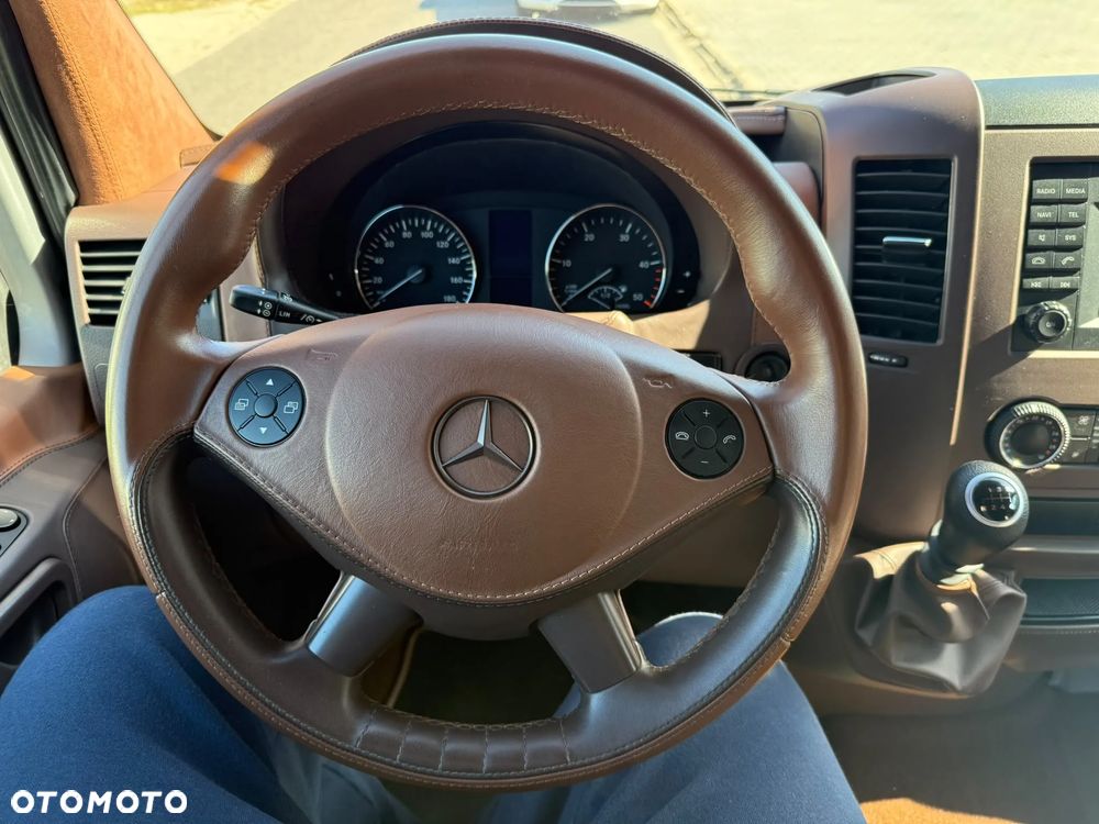 Mercedes-Benz Sprinter - 16