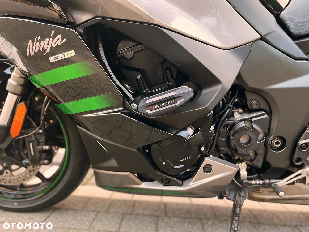 Kawasaki Ninja 1000 SX - 9
