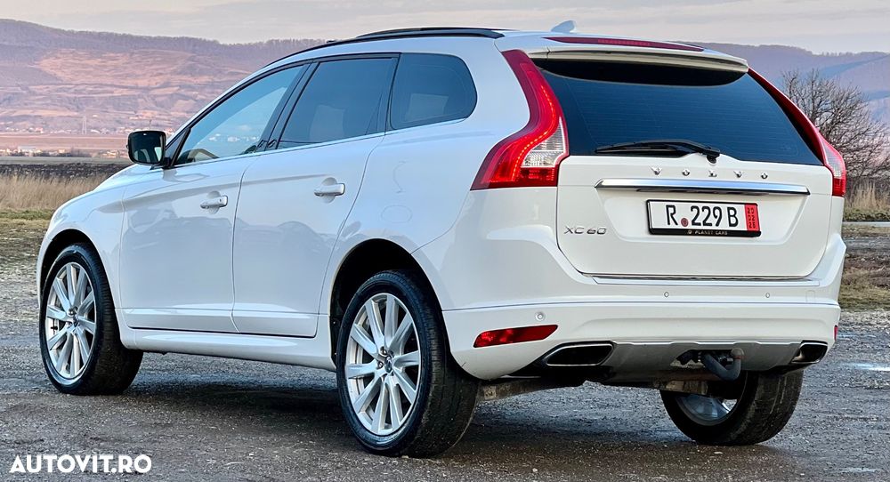 Volvo XC 60 D5 AWD Momentum - 10