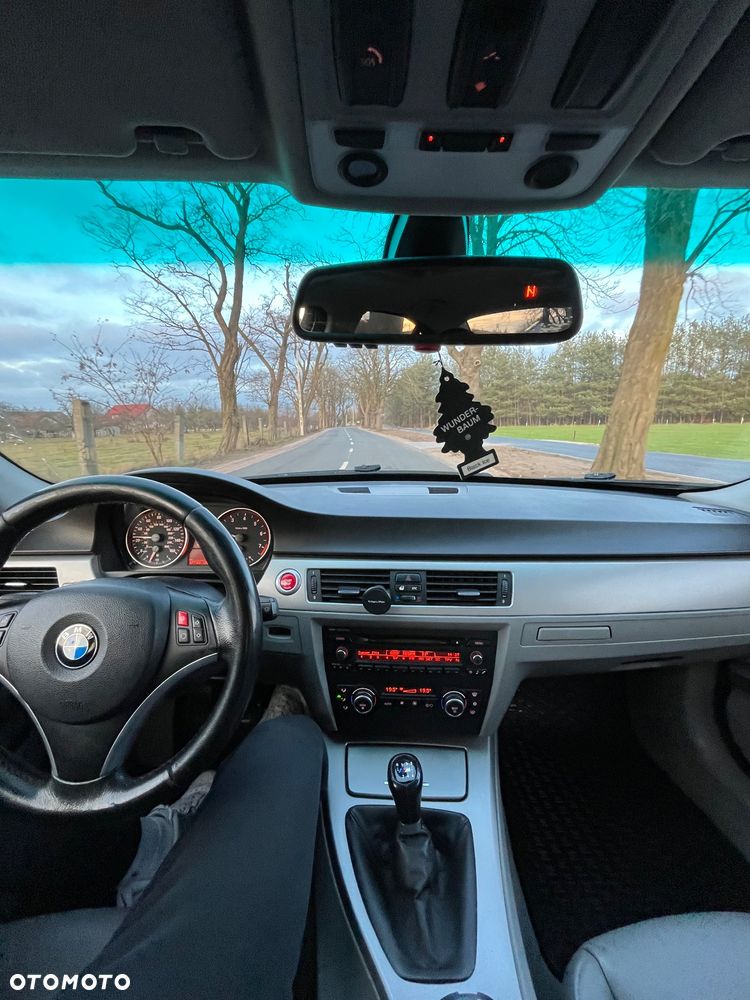 BMW Seria 3 330i - 17