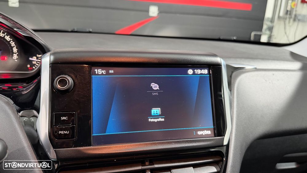 Peugeot 208 1.2 PureTech Signature - 23