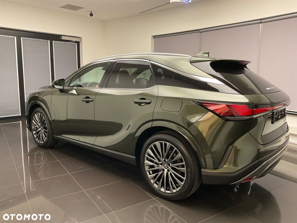 Lexus RX 450h+ Omotenashi - 10