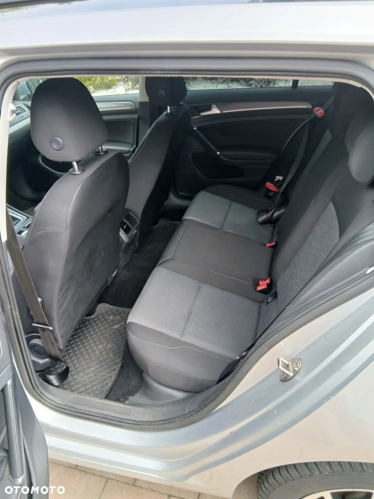 Volkswagen Golf - 11