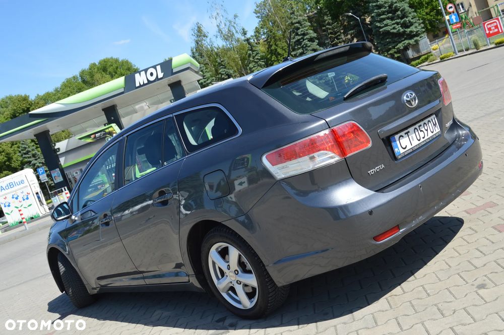 Toyota Avensis 2.0 D-4D Sol - 21