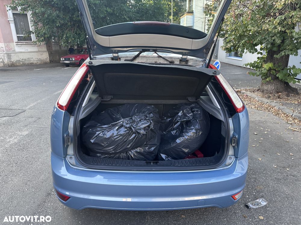 Ford Focus 1.6i Trend - 9