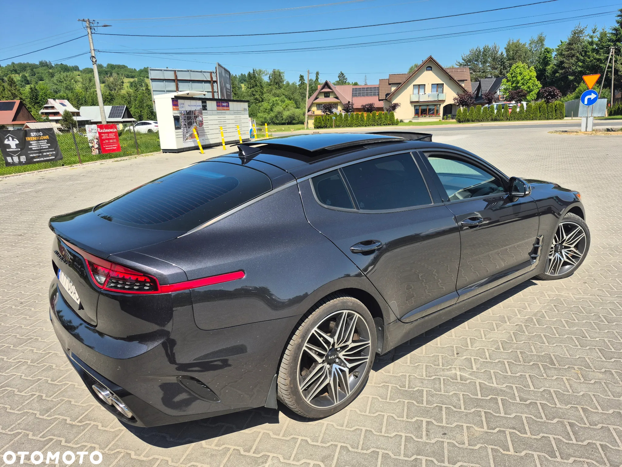 Kia Stinger 3.3 T-GDI V6 GT AWD - 11