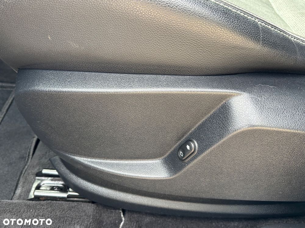 Ford S-Max 2.0 TDCi DPF Titanium - 28