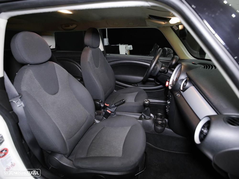 MINI 3 Portas Cooper D - 8