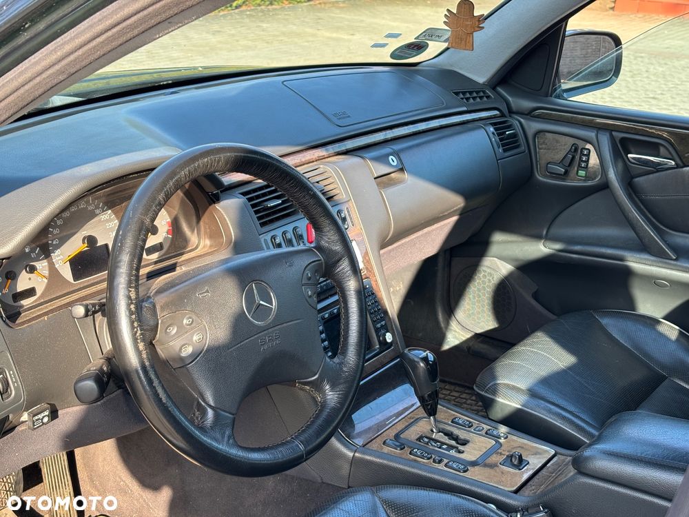 Mercedes-Benz Klasa E 430 T Avantgarde - 10