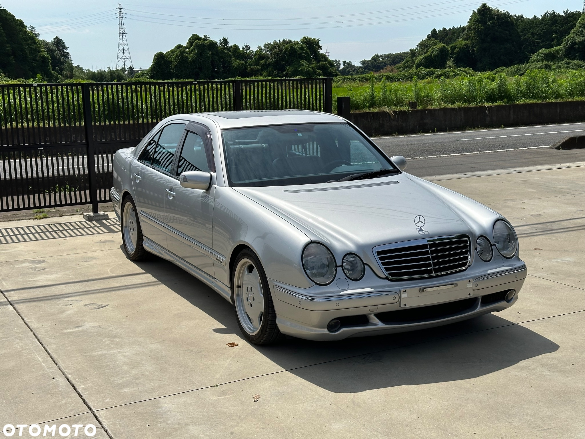 Mercedes-Benz Klasa E 55 AMG - 3