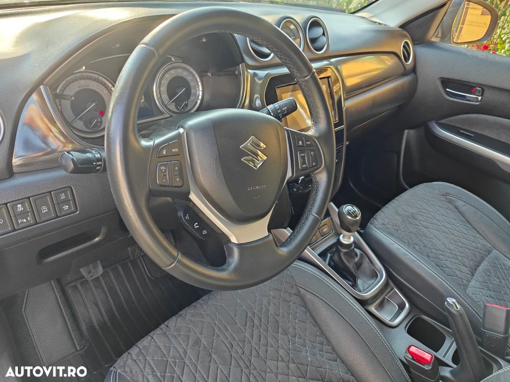 Suzuki Vitara 1.4 Boosterjet MHEV Spirit - 12