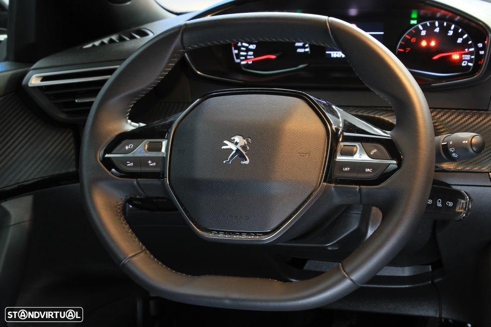 Peugeot 2008 1.2 PureTech Active Pack - 17