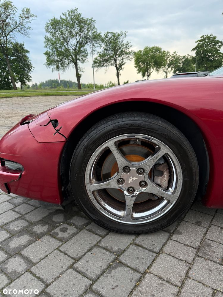 Chevrolet Corvette - 32