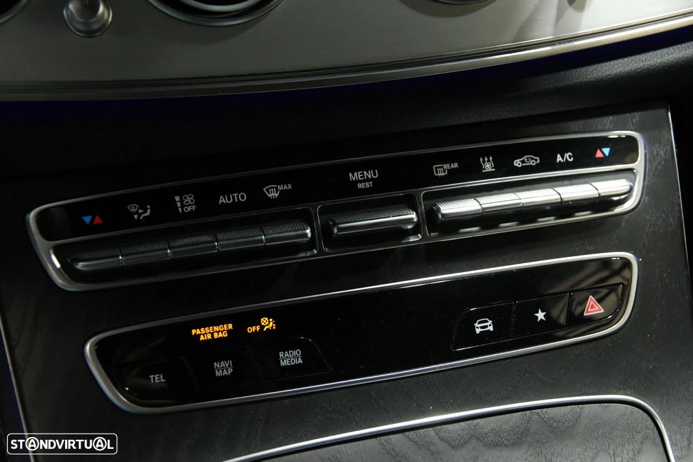 Mercedes-Benz E 300 de AMG Line - 16